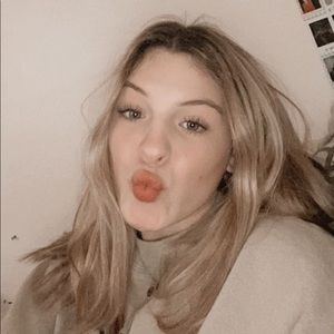 Meet your Posher, Olivia